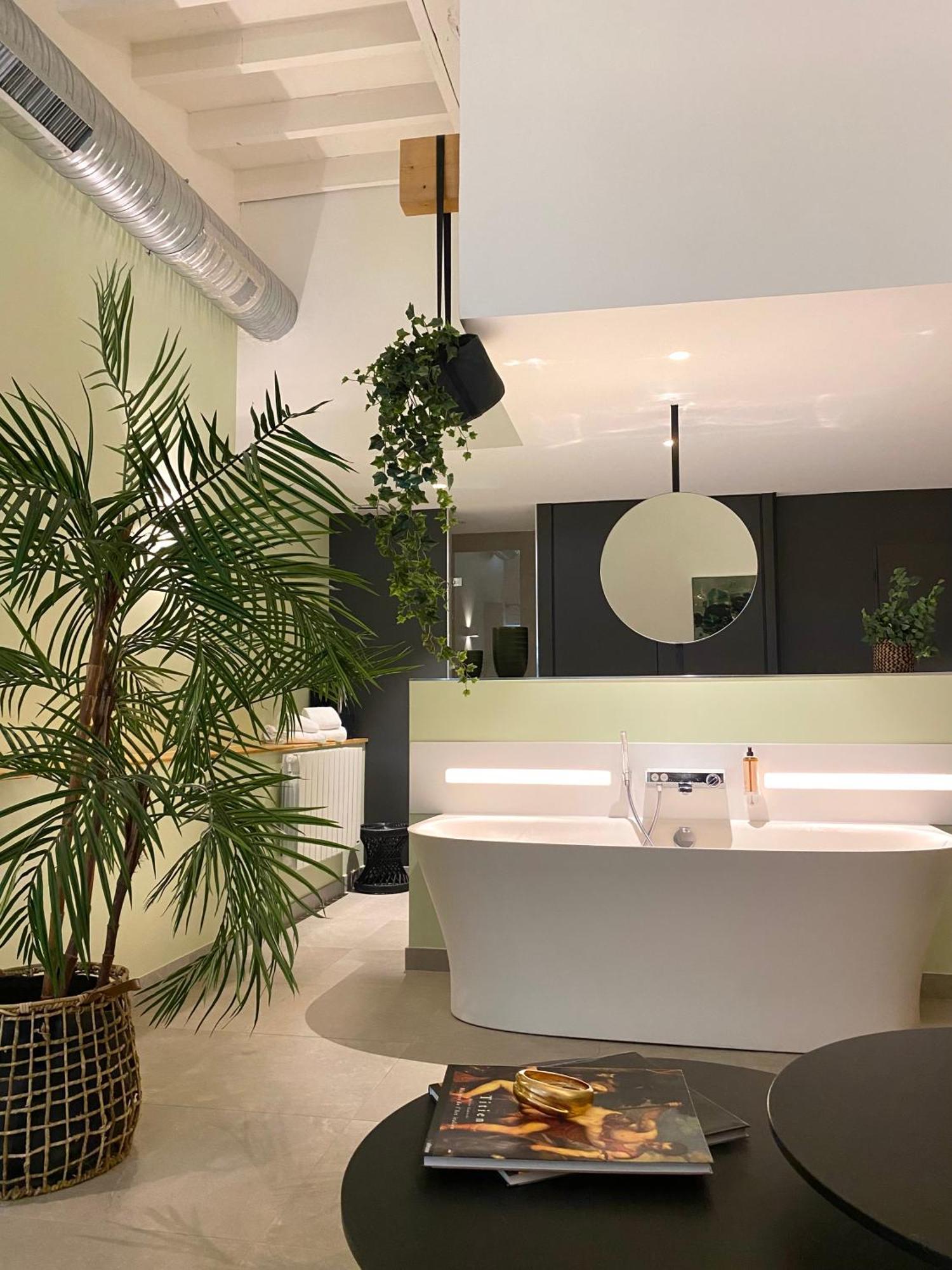 Mihotel Comte Lyon Kültér fotó