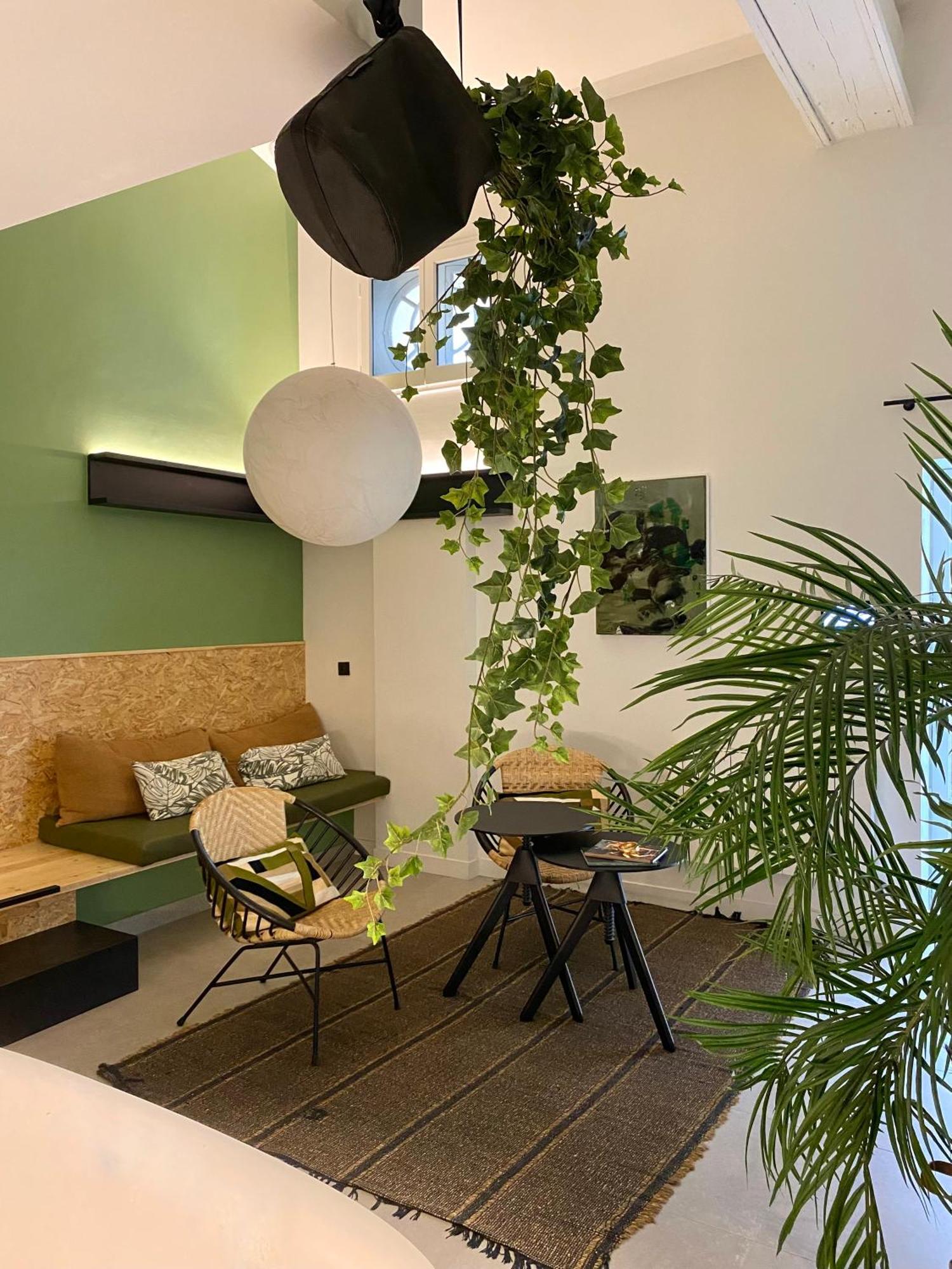 Mihotel Comte Lyon Kültér fotó
