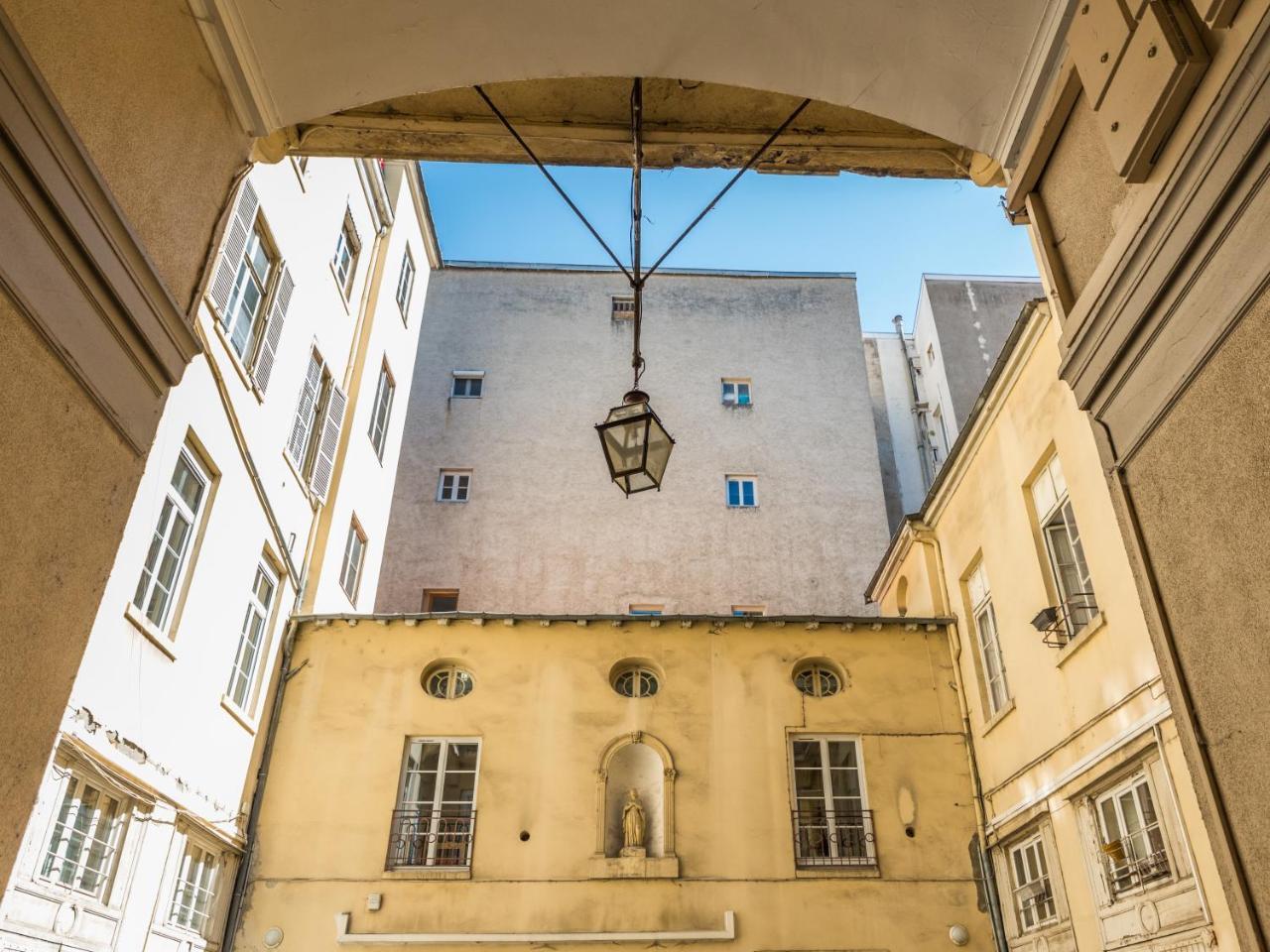 Mihotel Comte Lyon Kültér fotó